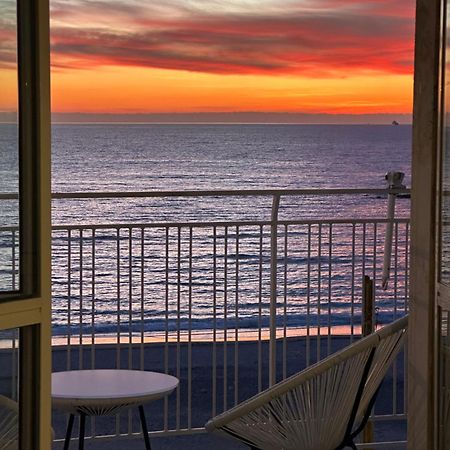 Cas' A Mare - Beachfront Luxury Suites Salerno Exterior photo