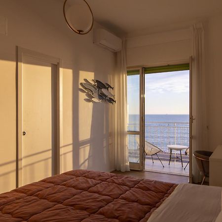 Cas' A Mare - Beachfront Luxury Suites Salerno Exterior photo